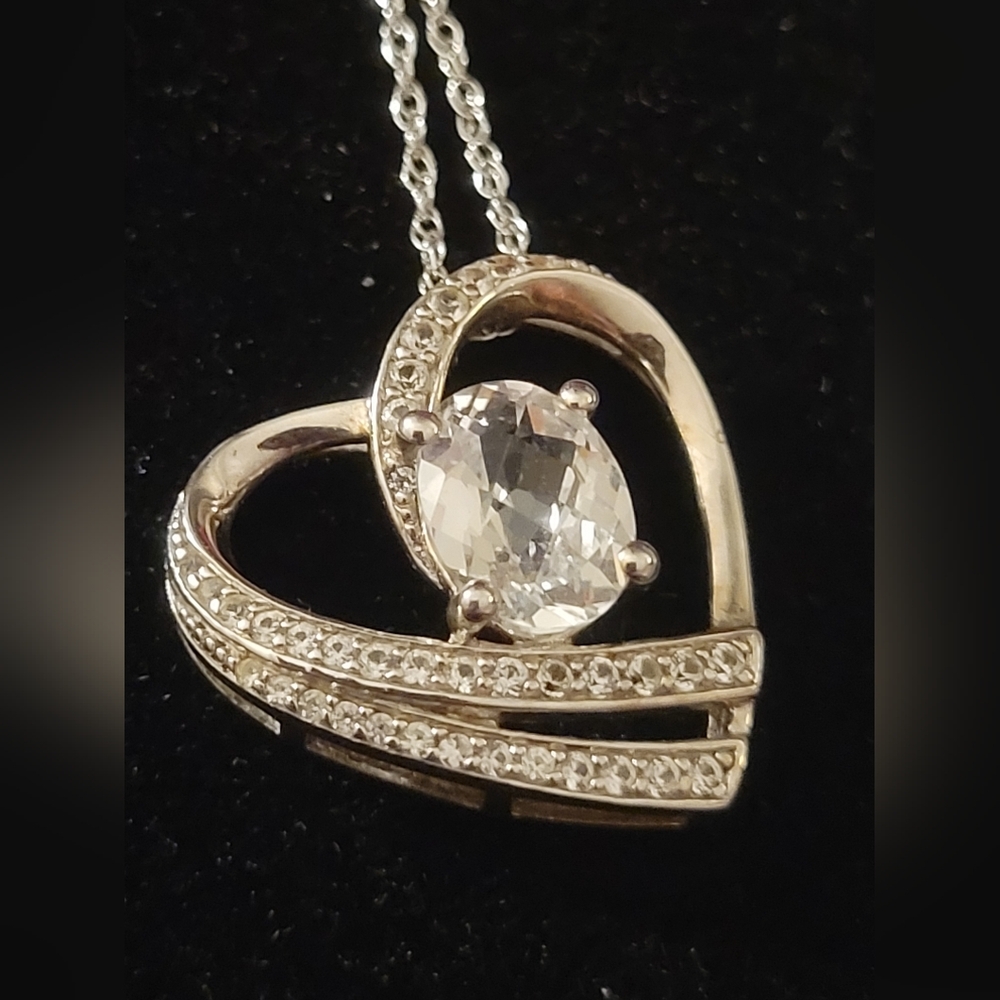 NEW heart necklace